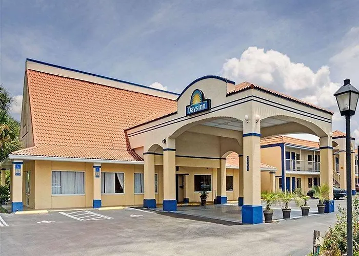 Days Inn By Wyndham Jacksonville South Memorial Hospital